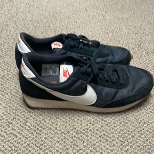 Nike Daybreak shoes, size 9
